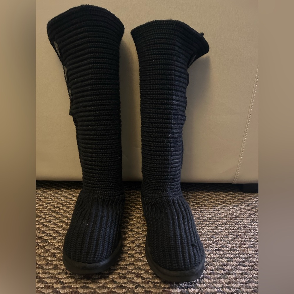 UGG Classic Cardy Tall Sweater Boot in Black, Size 10 - Picture 3 of 7
